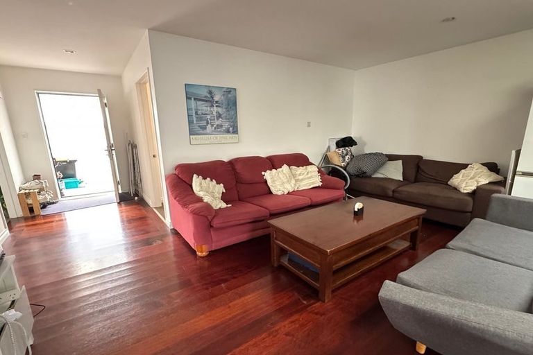 Photo of property in 41 Brougham Street, Mount Victoria, Wellington, 6011