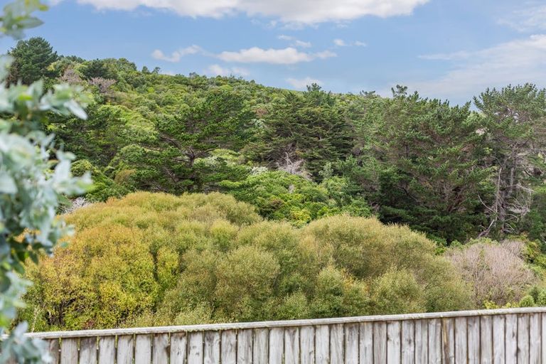 Photo of property in 8 Tararua Close, Aotea, Porirua, 5024