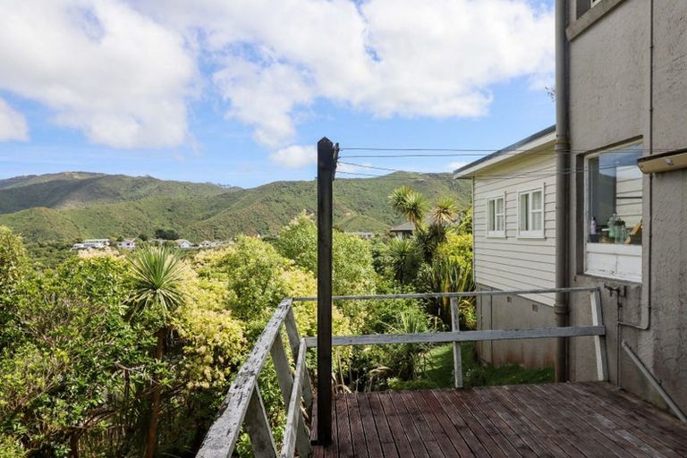 Photo of property in 140 The Ridgeway, Mornington, Wellington, 6021