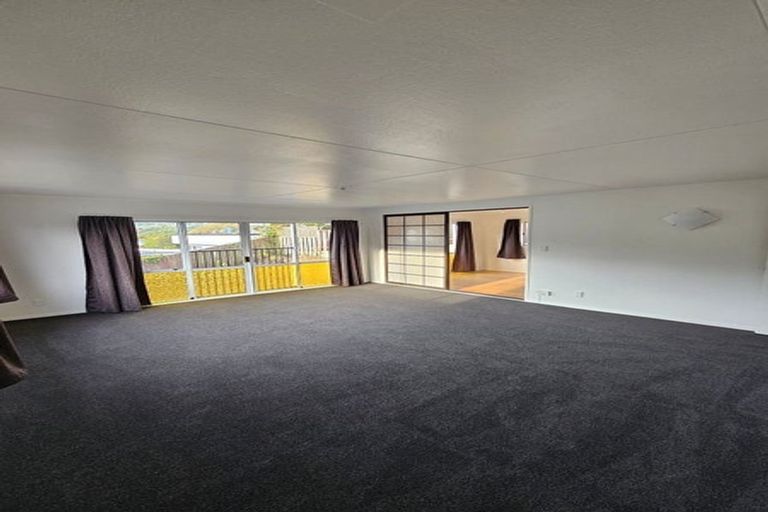 Photo of property in 264 Main Road, Tawa, Wellington, 5028