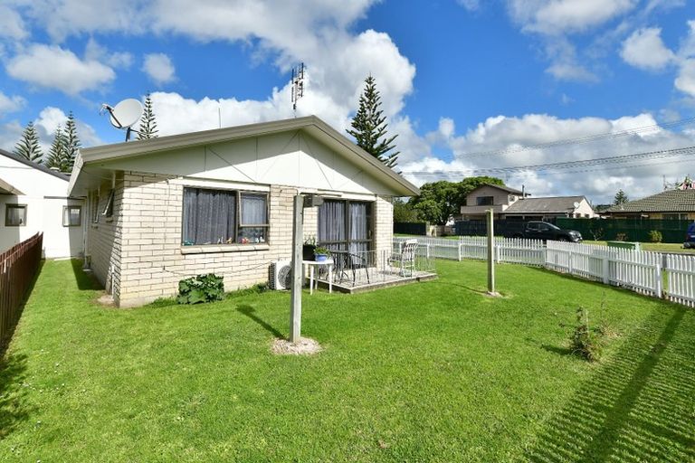 Photo of property in 3 Centreway Road, Orewa, 0931