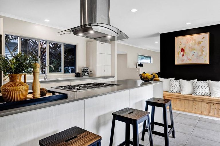 Photo of property in 72e Wairau Road, Oakura, 4314