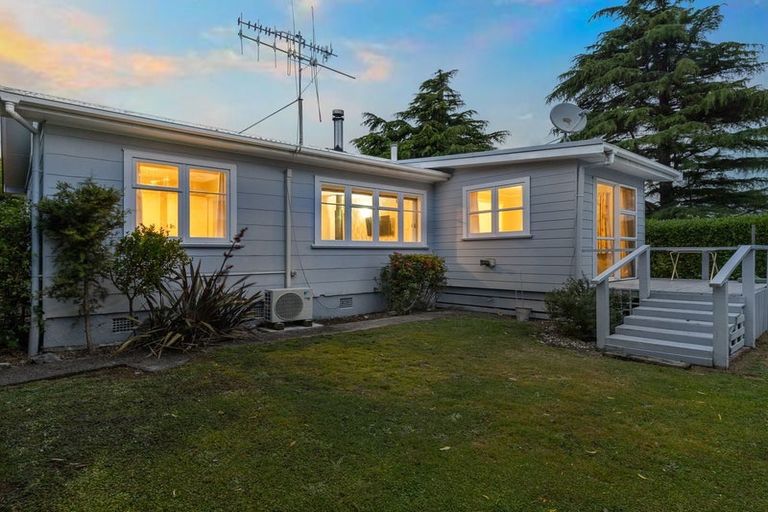 Photo of property in 69 Bartholomew Road, Levin, 5510