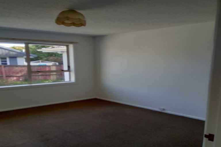 Photo of property in 42 Orrick Crescent, Avondale, Christchurch, 8061