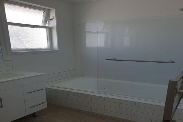 Photo of property in 2 Mariner Street, Mangere, Auckland, 2022