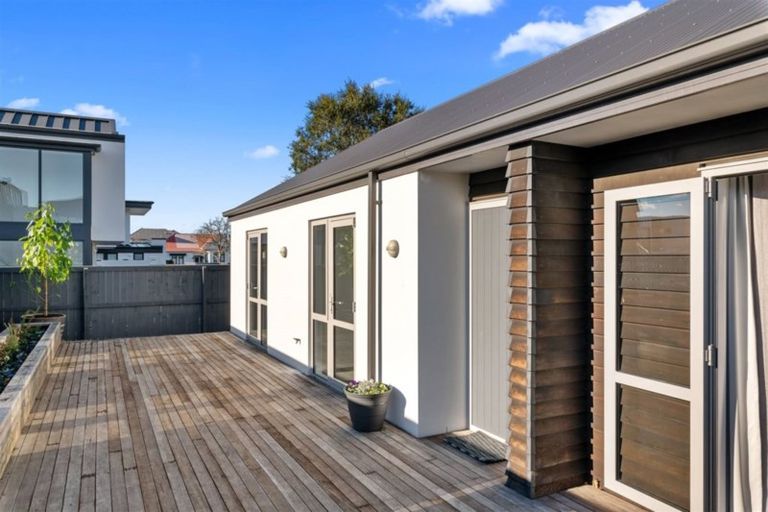 Photo of property in 1/64 Hewitts Road, Merivale, Christchurch, 8014