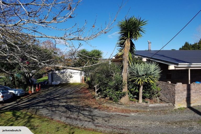 Photo of property in 351 Main Road, Huapai, Kumeu, 0810