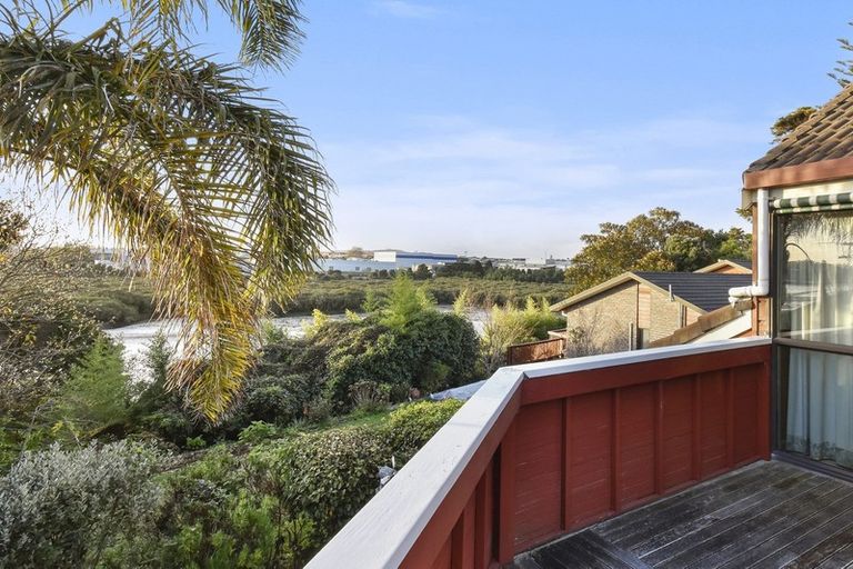 Photo of property in 16 Shepherds Road, Papakura, 2110