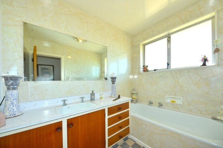 Photo of property in 20 Woodstock Place, Russley, Christchurch, 8042