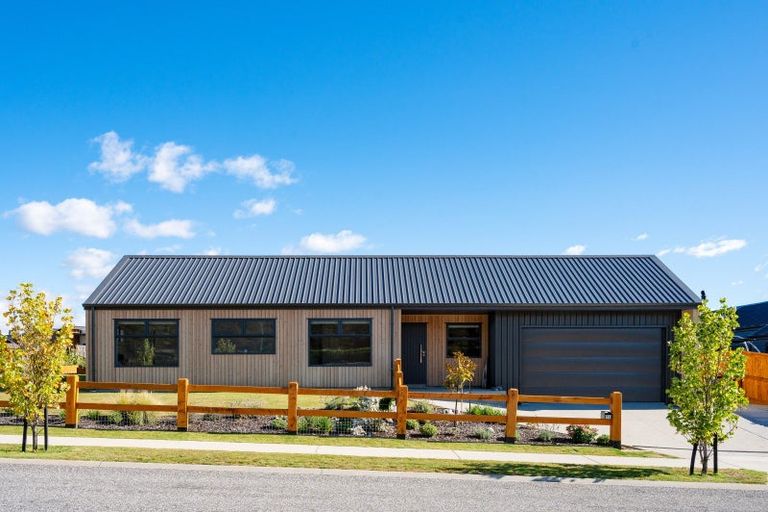 Photo of property in 14 Pounamu Avenue, Albert Town, Wanaka, 9305