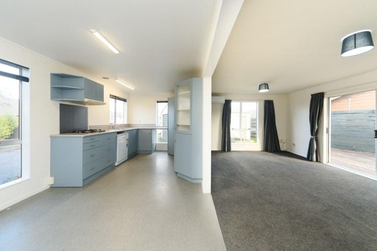 Photo of property in 41 Acacia Street, Kelvin Grove, Palmerston North, 4414