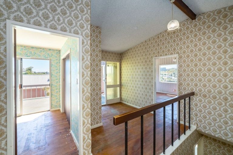 Photo of property in 13 Rembrandt Avenue, Tawa, Wellington, 5028