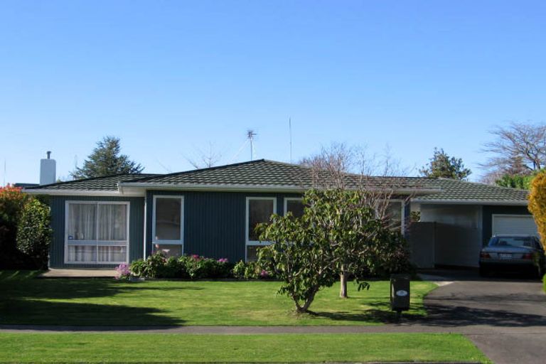 Photo of property in 77 Wikiriwhi Crescent, Awapuni, Palmerston North, 4412