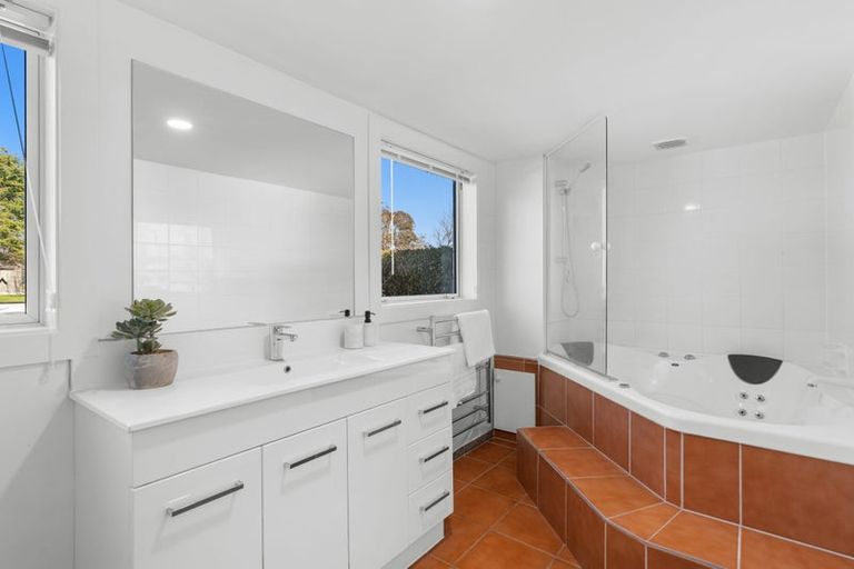 Photo of property in 25 Rutherglen Avenue, Ilam, Christchurch, 8041