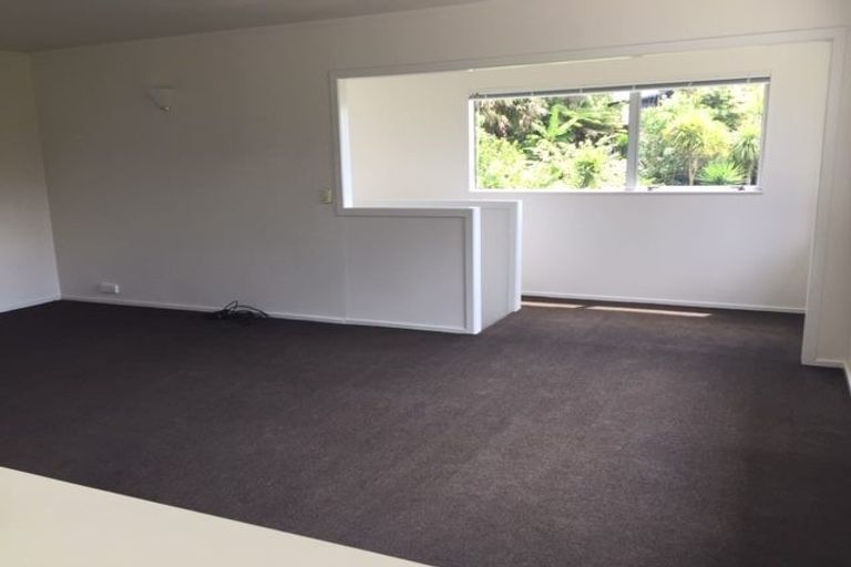 Photo of property in 22 Glenelg Road, Red Beach, 0932