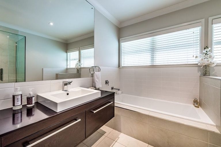 Photo of property in 30 Lake View Road, Takapuna, Auckland, 0622