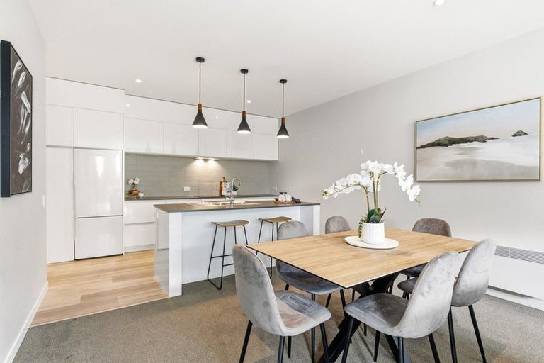 Photo of property in 20/6 Oswald Crescent, Paparangi, Wellington, 6037