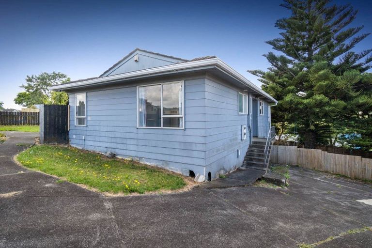 Photo of property in 49 Hyperion Drive, Randwick Park, Auckland, 2105