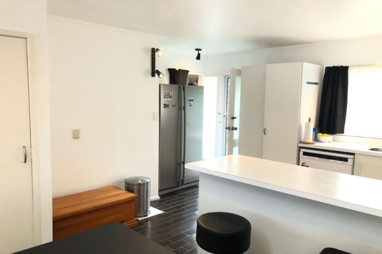 Photo of property in 1/6 Vivian Wilson Drive, Eastern Beach, Auckland, 2012