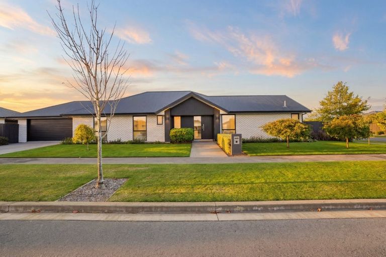 Photo of property in 73 Aviemore Drive, Marshland, Christchurch, 8083