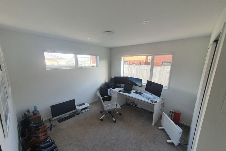 Photo of property in 23 Waituarua Drive, Takanini, 2112