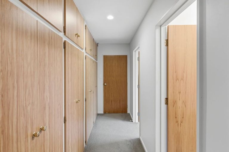 Photo of property in 12 Hatfield Place, Avonhead, Christchurch, 8042