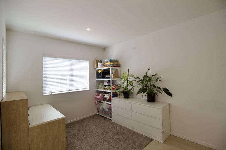 Photo of property in 6 Heri Lane, Westgate, Auckland, 0814