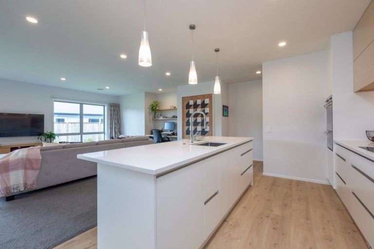 Photo of property in 67 Waipunahau Road, Waikanae, 5036