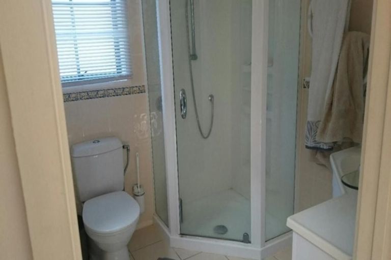 Photo of property in 58 Seabreeze Road, Narrow Neck, Auckland, 0624