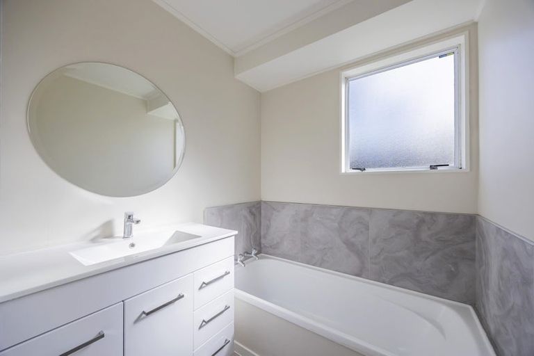 Photo of property in 1/50 Borich Road, Sunnyvale, Auckland, 0612