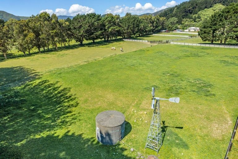 Photo of property in 1090 Coast Road, Wainuiomata Coast, Wainuiomata, 5373