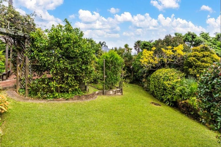 Photo of property in 19 Kowhai Road, Mairangi Bay, Auckland, 0630