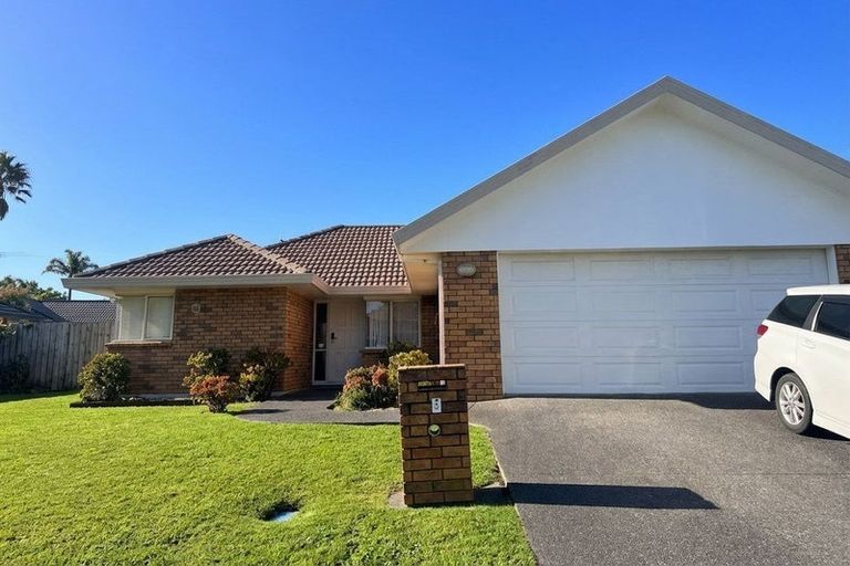 Photo of property in 3 Mellefont Close, East Tamaki Heights, Auckland, 2016