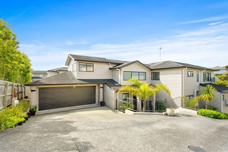 Photo of property in 16 Mural Place, Greenhithe, Auckland, 0632