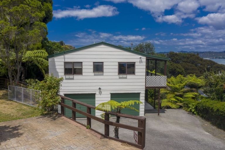 Photo of property in 4 Puriri Place, Whitianga, 3510