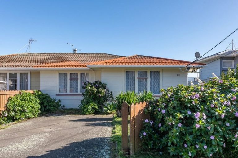 Photo of property in 52 Raukawa Street, Strathmore Park, Wellington, 6022