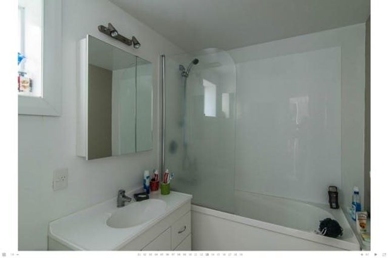 Photo of property in 4 Mills Road, Brooklyn, Wellington, 6021