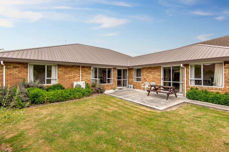 Photo of property in 107 Reynolds Avenue, Bishopdale, Christchurch, 8053