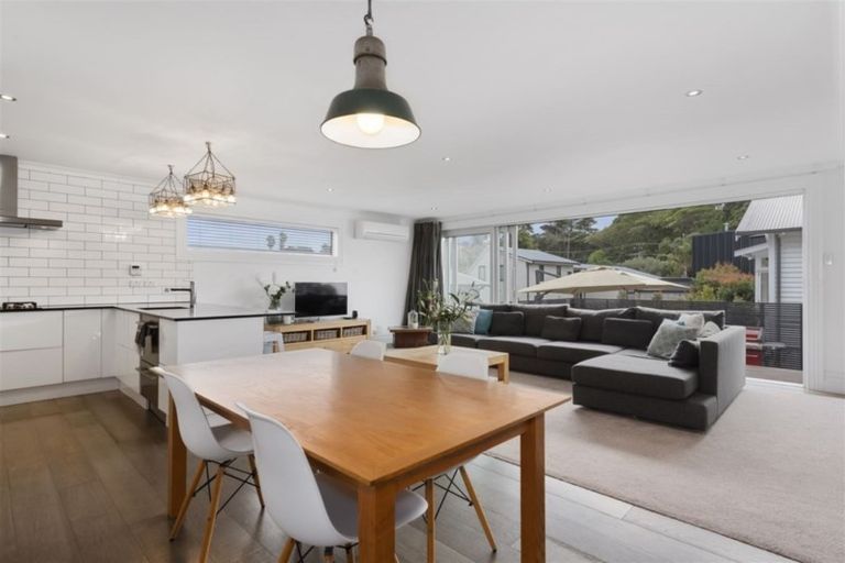 Photo of property in 1c Eversleigh Road, Belmont, Auckland, 0622