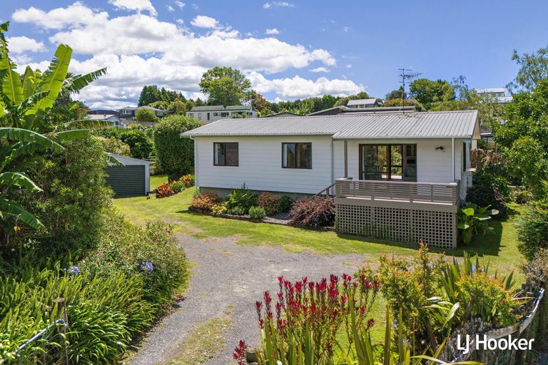 Photo of property in 136 Athenree Road, Athenree, Katikati, 3177