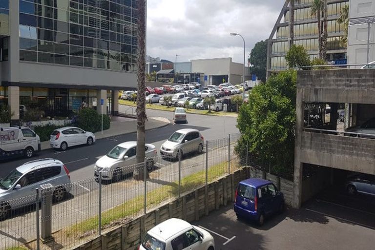 Photo of property in The Rennaissance, 1i/18 Ronwood Avenue, Manukau, Auckland, 2104