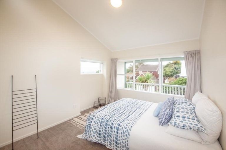 Photo of property in 103a Churton Drive, Churton Park, Wellington, 6037