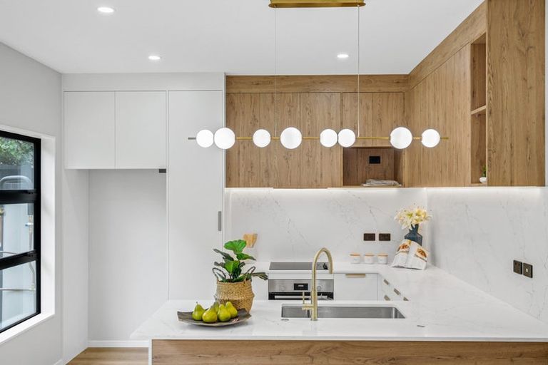 Photo of property in 13b Purata Place, Mangere Bridge, Auckland, 2022