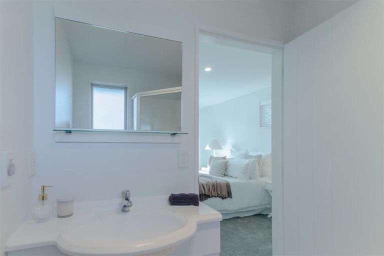 Photo of property in 75a Farquhars Road, Redwood, Christchurch, 8051