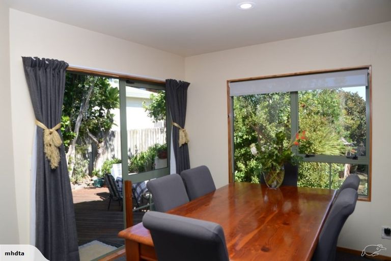 Photo of property in 5 Charlotte Street, Stanmore Bay, Whangaparaoa, 0932
