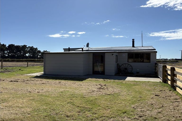 Photo of property in 60 Middle Road, Saint Andrews, Timaru, 7972