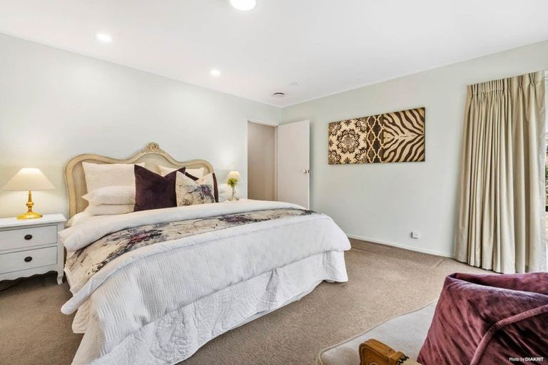 Photo of property in 45 Golfland Drive, Golflands, Auckland, 2013