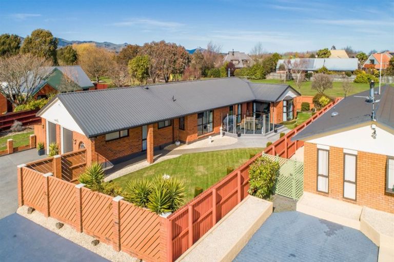 Photo of property in 14 Addison Place, Halswell, Christchurch, 8025