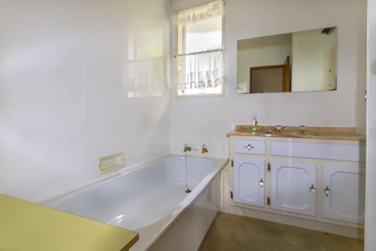 Photo of property in 16 Harbour Terrace, Kakanui, Oamaru, 9495