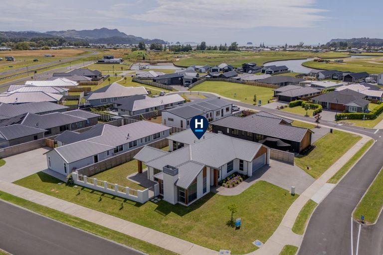 Photo of property in 1 Ngaroma Crescent, Whitianga, 3510